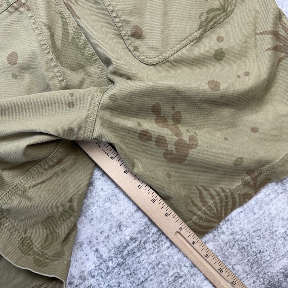 Howler Bros Clarksville Walk Shorts Mens 32 Olive Tan Desert Floral Cactus Beach - Picture 10 of 12